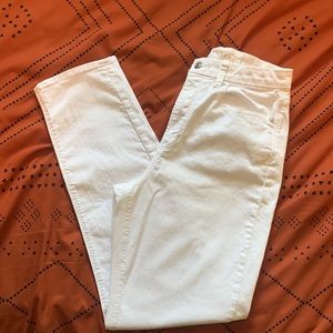 Brand: American Eagle
Color: white
Size: 8
Length: XL